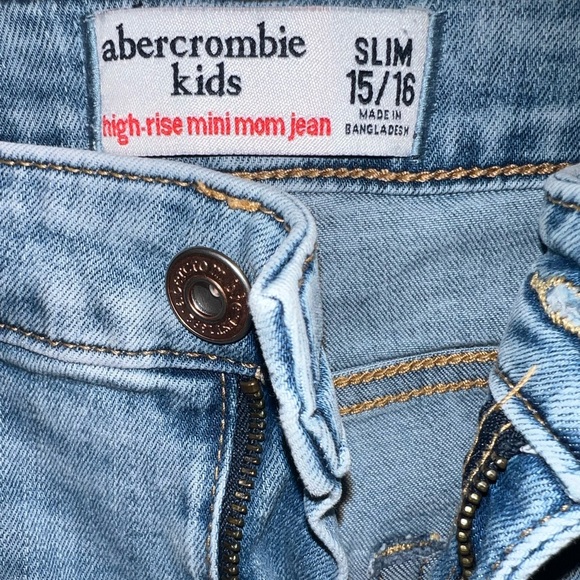 Abercrombie Distressed Kids High Rise Mini Mom Jeans - Picture 4 of 4